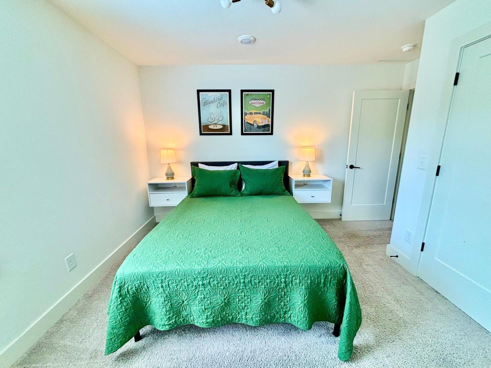 Holiday home Closetobroadwayairportoprymillsgameroom14