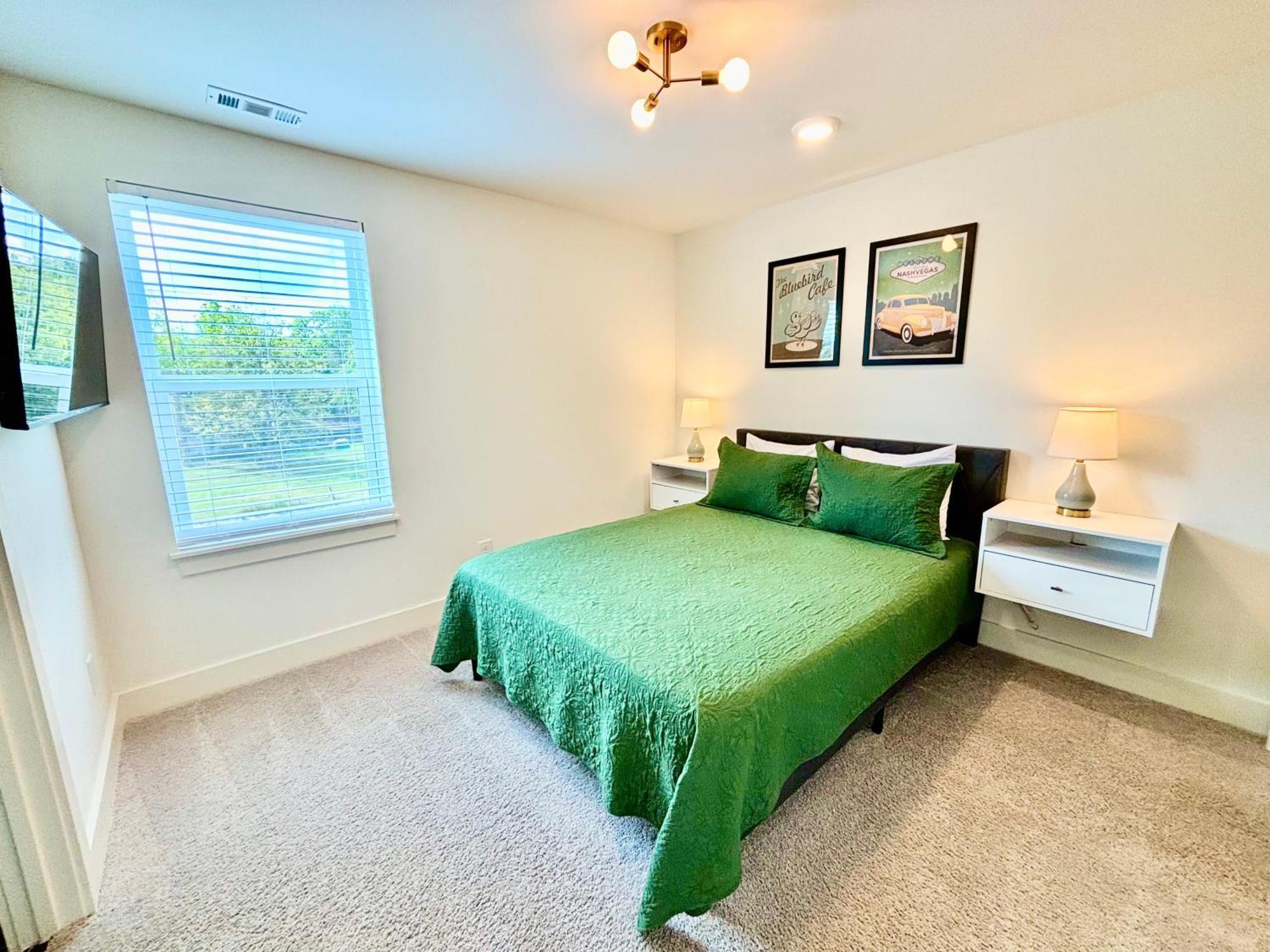 Holiday home Closetobroadwayairportoprymillsgameroom14 *